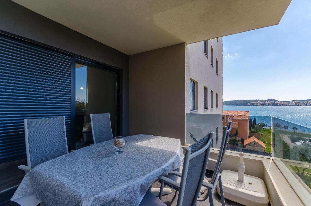 Apartment Rozalia Trogir Exterior photo