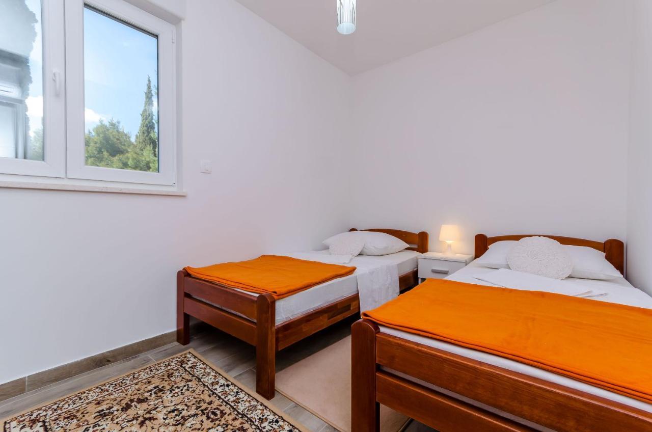 Apartment Rozalia Trogir Exterior photo