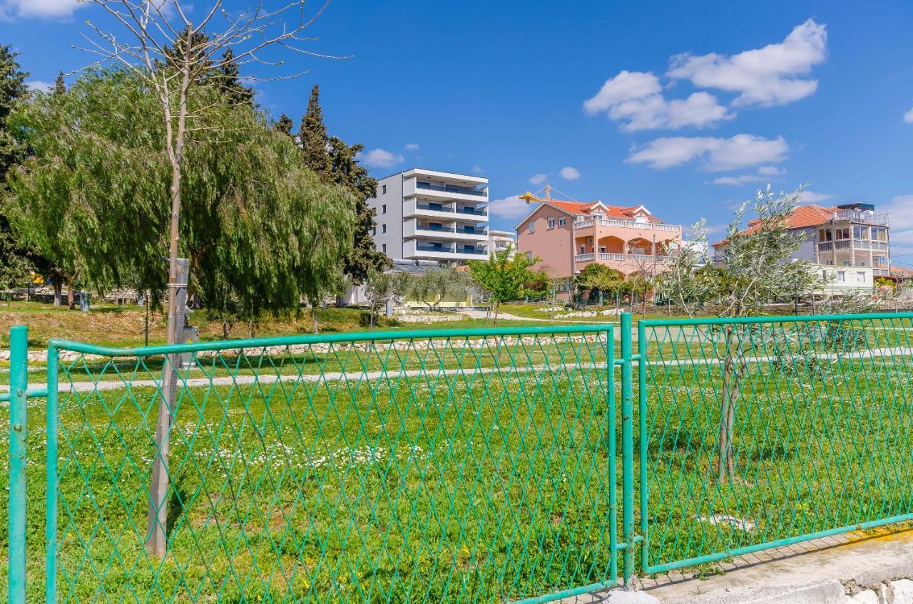 Apartment Rozalia Trogir Exterior photo